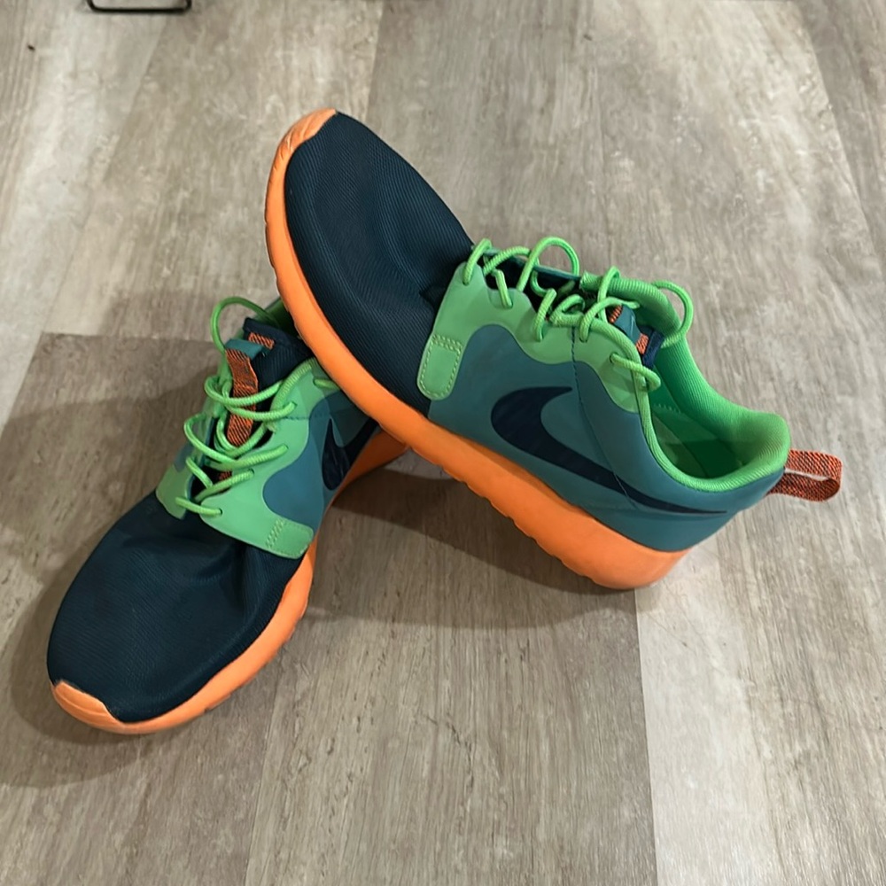 Nike Roshi, men’s size 9 – excellent condition